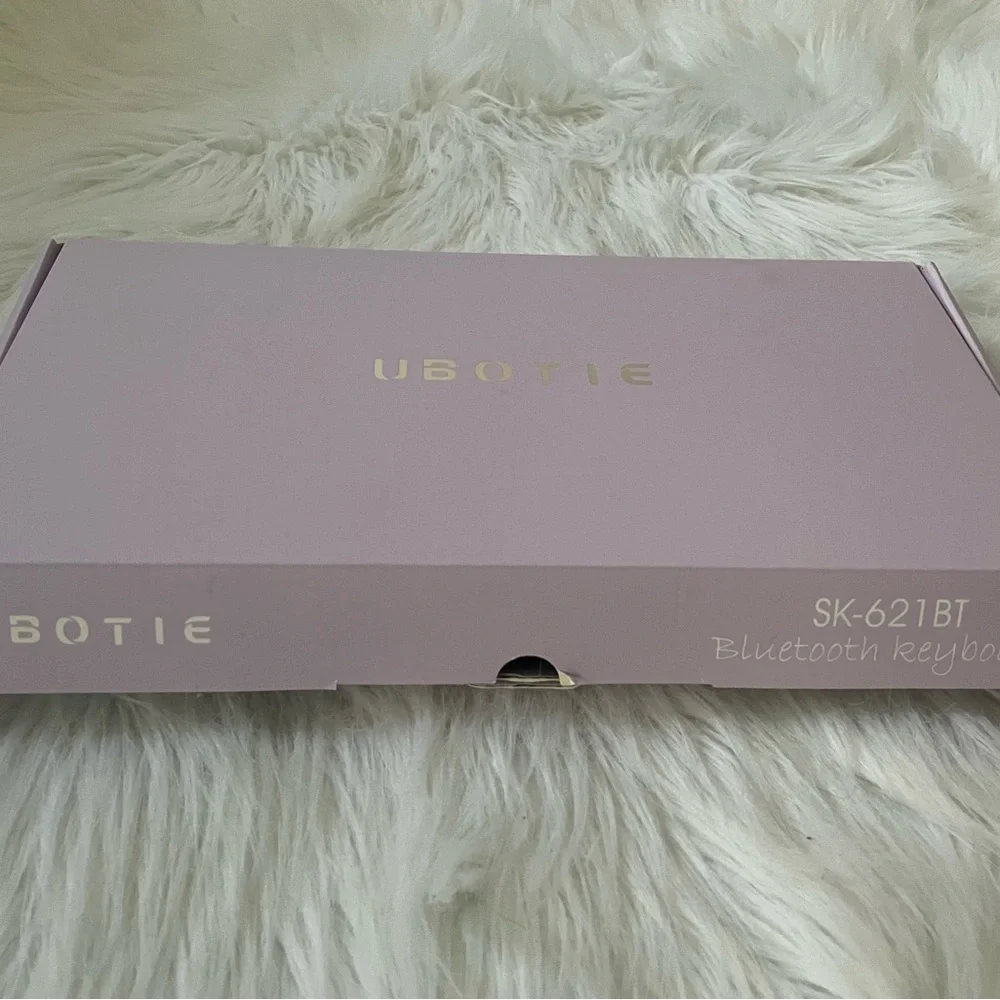 UBOTIE Black and White Bluetooth Keyboard